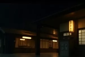 《石阶上的信》剧照，雨后石阶上放着一封没有署名的信